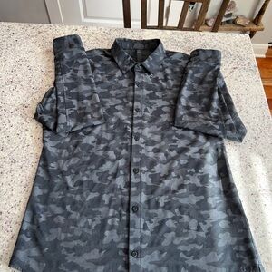 Lululemon Down to the Wire Long Sleeve Shirt
Camo